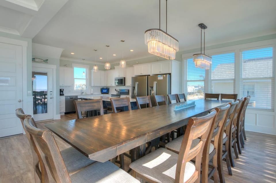 Dining Room
GW 1.2023