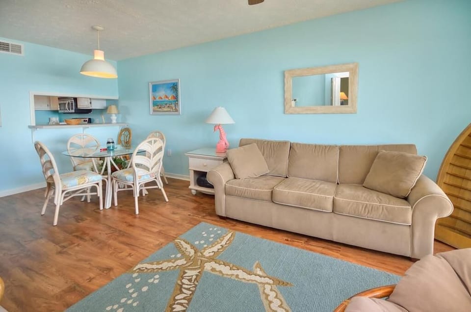Living Dining Area