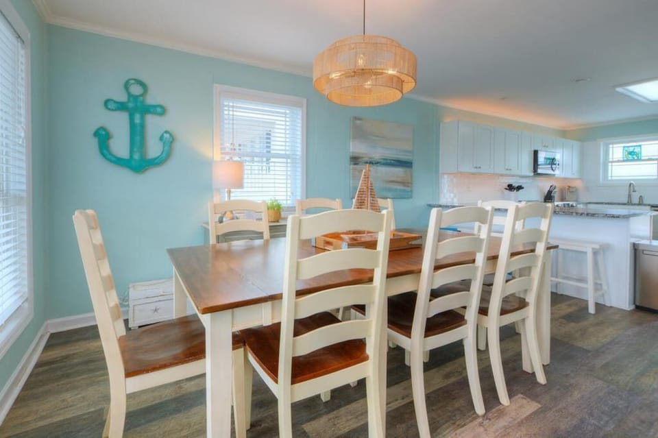 Dining Area
GW 5-28-25
