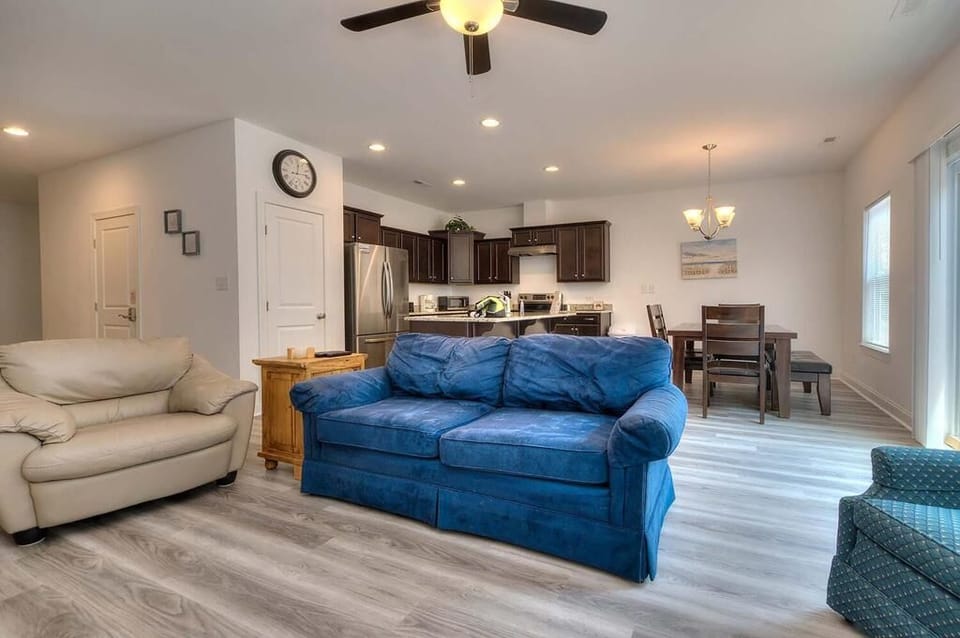 Living Room 
GW 6.24.23
