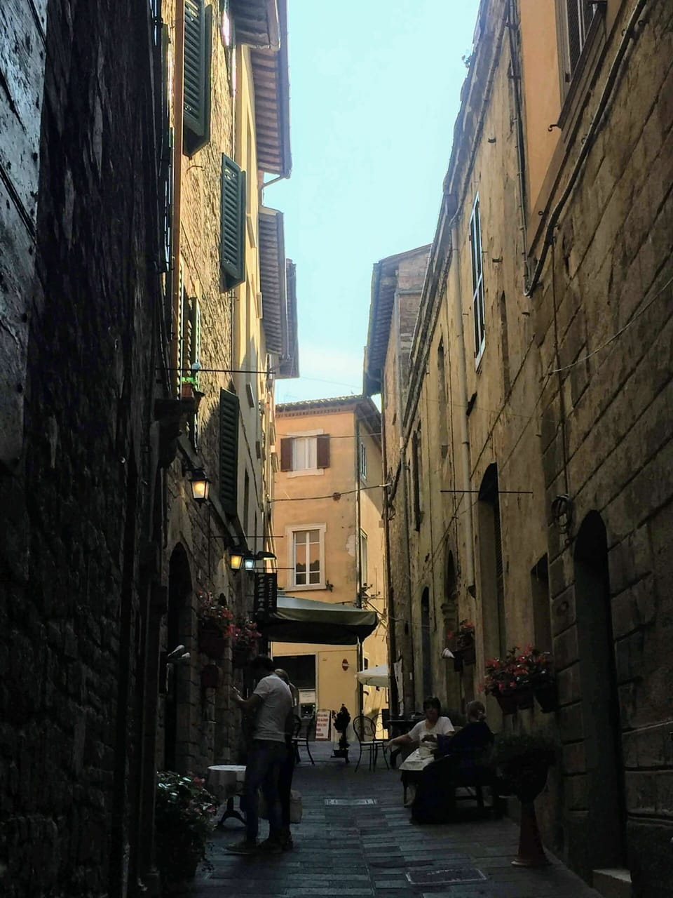 Building, Daytime, Sky, Window, Road Surface, Neighbourhood, Thoroughfare, City, Tints And Shades, House
