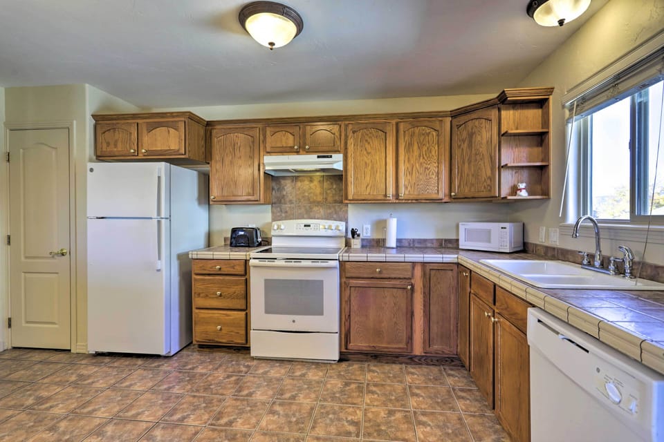 Fully Equipped Kitchen | Upper Level