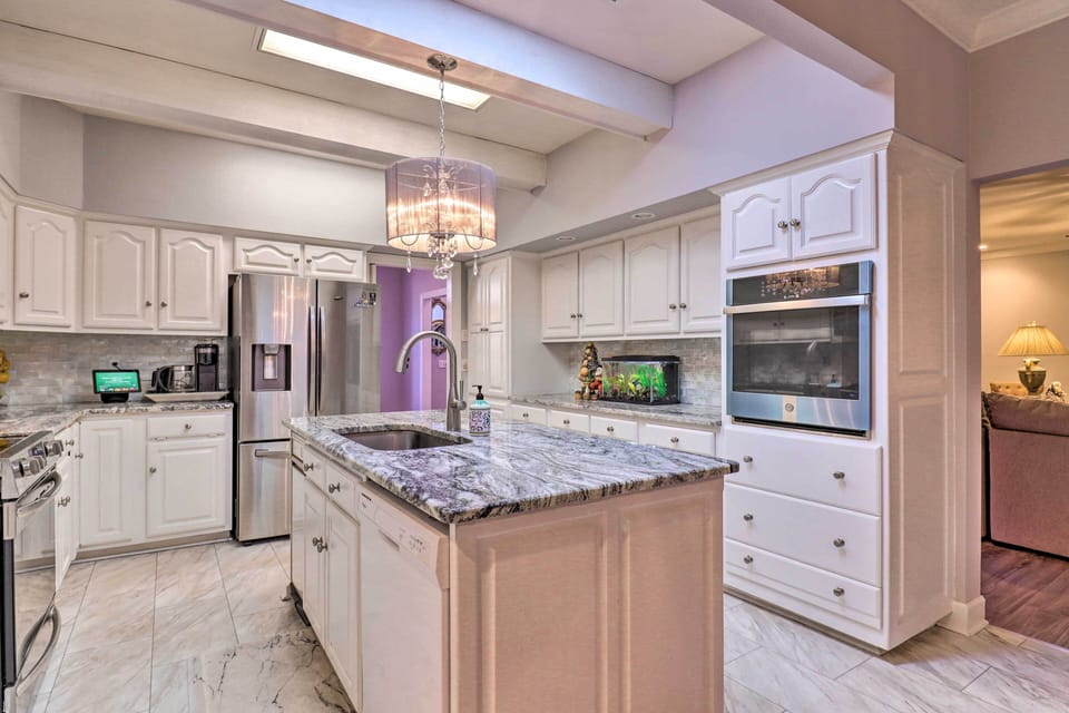 Kitchen | Fully Equipped | Coffee Makers | Blender | Crock-Pot | Air Fryer