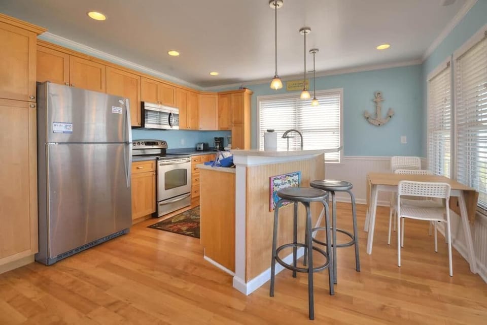 Kitchen Dining Area