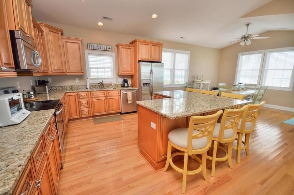 Kitchen Breakfast Bar Dining