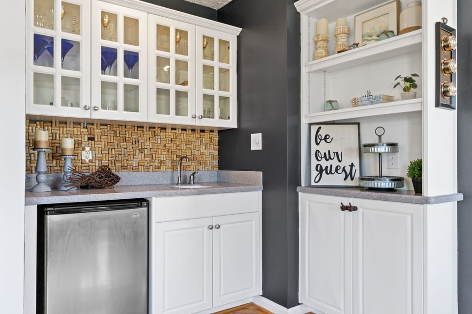 Wet Bar and Drink Fridge