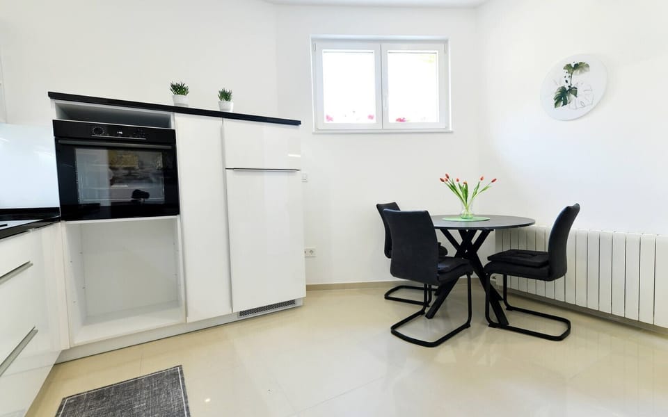 Kitchen with dinning room