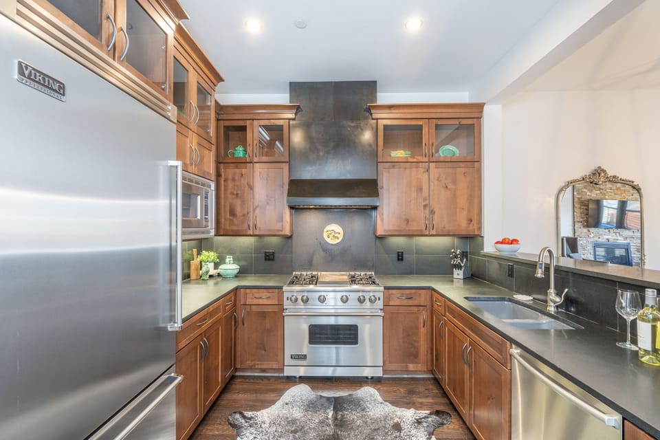 4.0-mv-sophia-sundance-kitchen