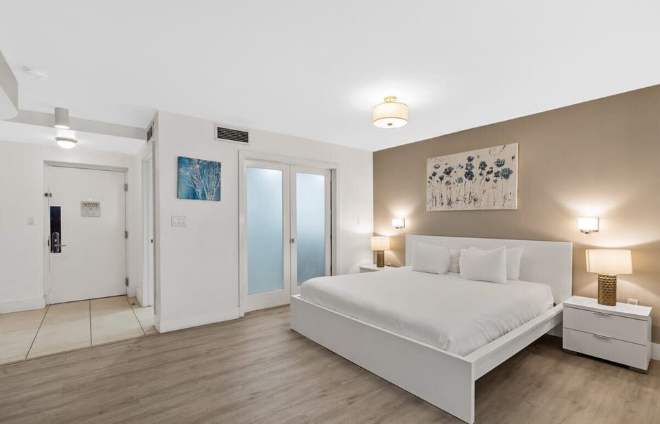One King-size bed, 2 non-convertible, but comfortable sofas