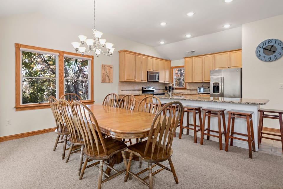 VOH68: Ocean Escape | Top Level Dining Area