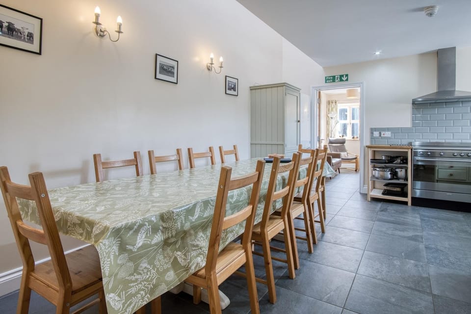 The Chaffhouse -  4 Bedroom - Llangennith (6703)