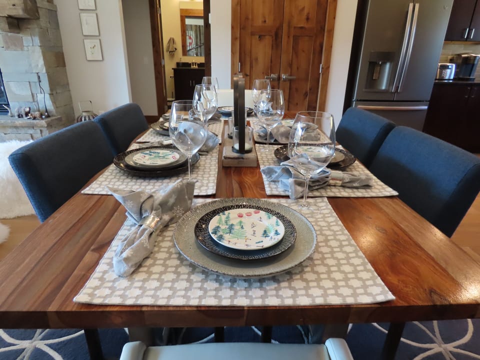 Dining table first level