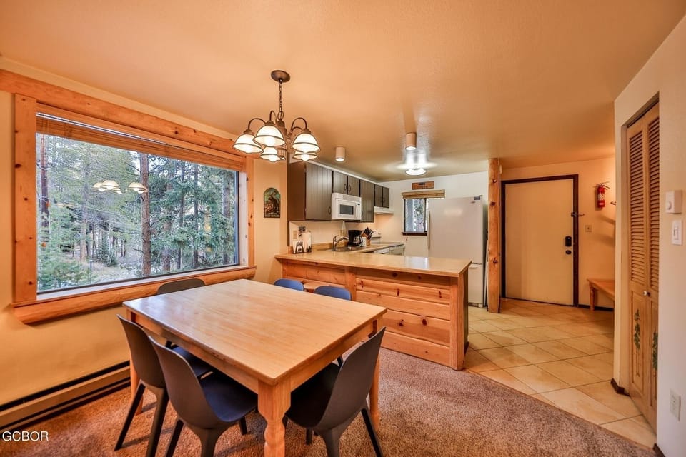 Dining Room & Kitchen