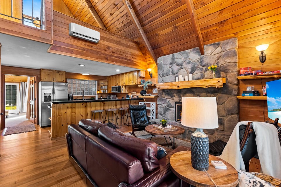 Cozy yet wide open for 'together time'.