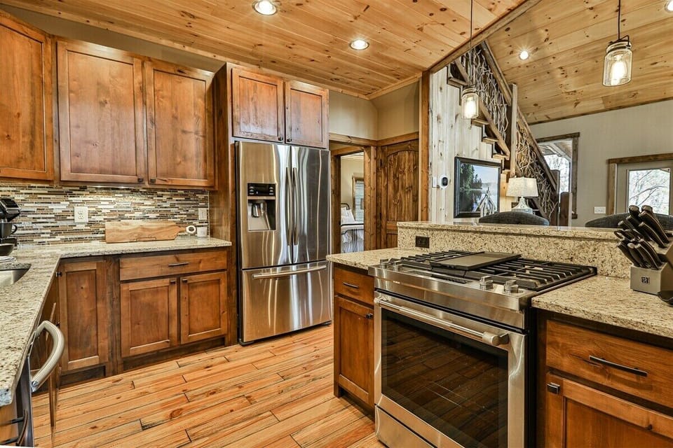 Luxury Stocked Kitchen
