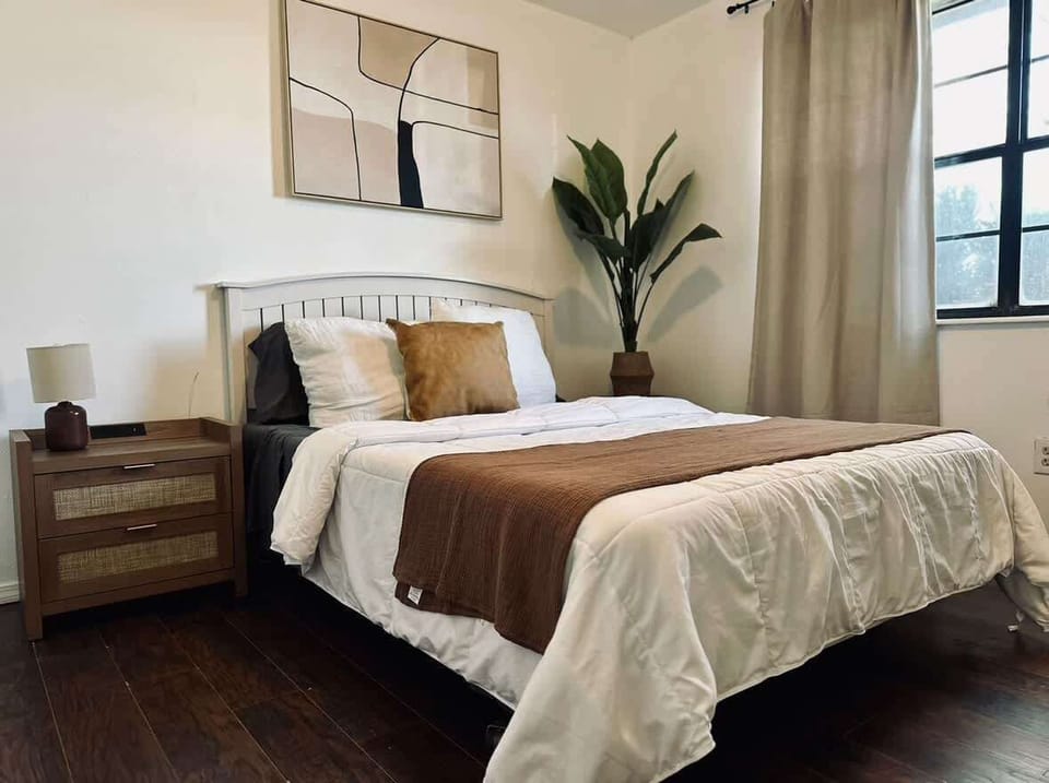 Queen Bed #bedroom 2