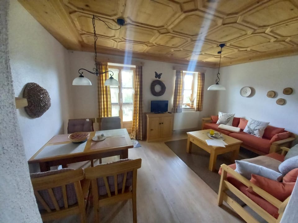Bright and cozy vacation apartment (60 sqm) for up to 4 people with balcony to relax Apartment in Bavaria
