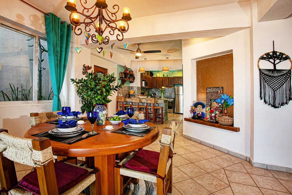 Dining in to kitchen