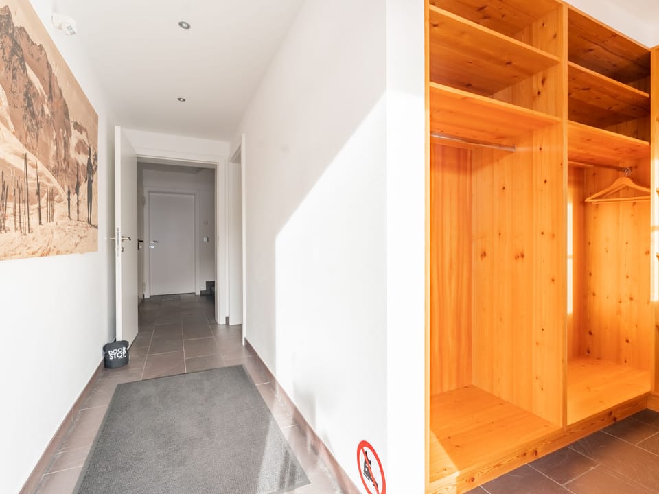Entrance / Reception