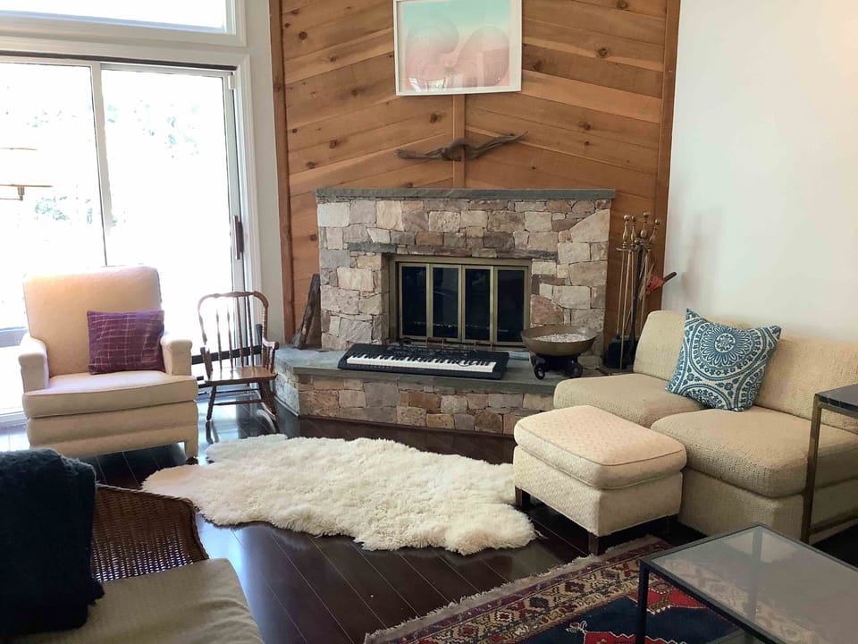 Living Room with fireplace