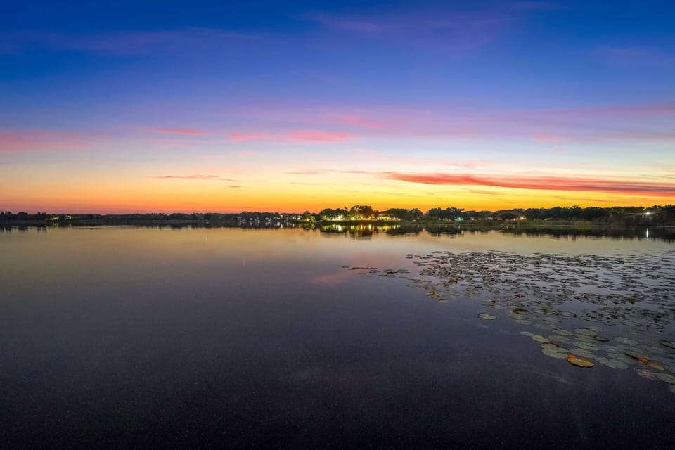Gorgeous lake views day and night.