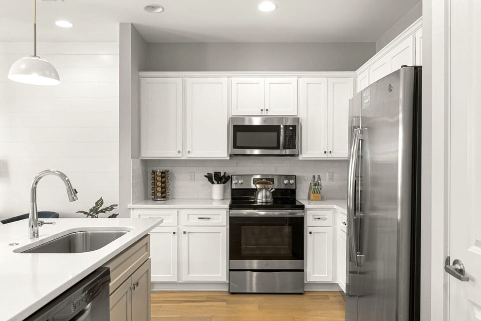 New stainless-steel appliances for enjoying the best meals while on vacation.