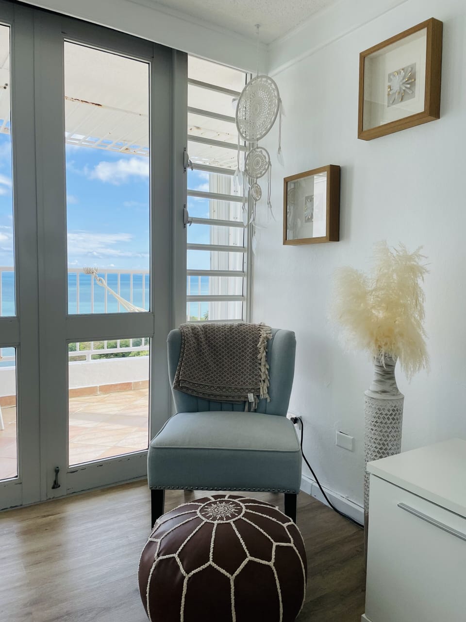 Warm details throughout the condo creates a relaxing environment.