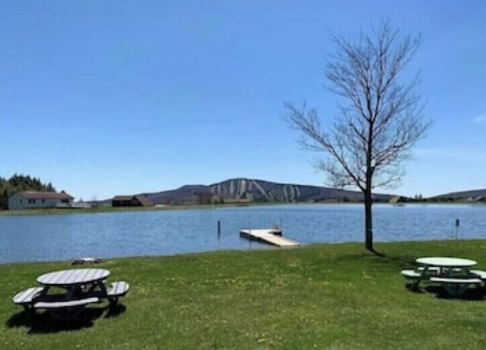 Community Lake for swimming, fishing, and kayaking. Short walk from home