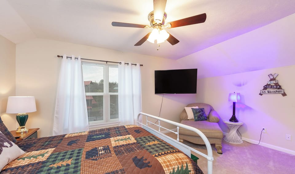 Queen Bedroom 3