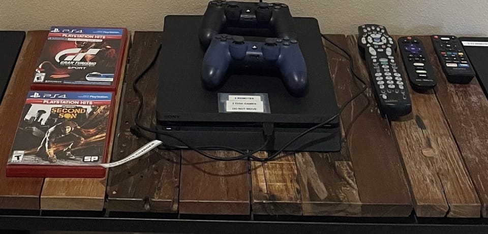 Smart TV & DVD & PS4 - 2 Disk Games, 2 Remotes - Fortnite, Grand Turismo, Rocket League