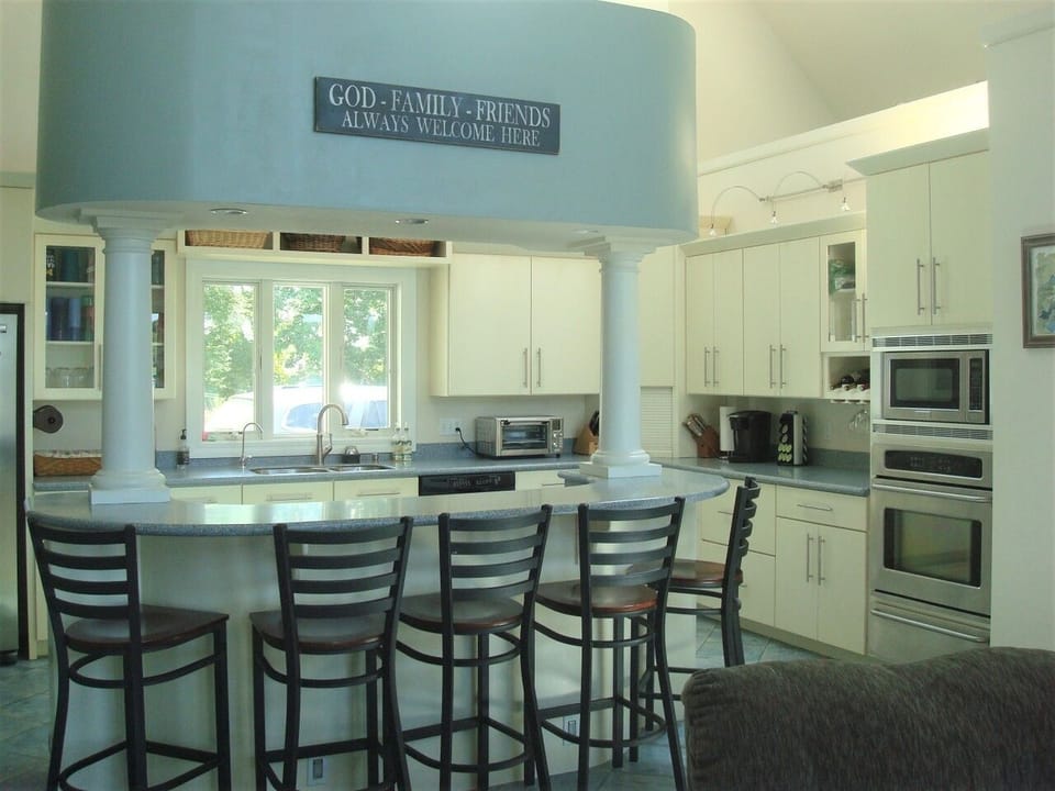 Large Open Kitchen with Bar Sitting Area!