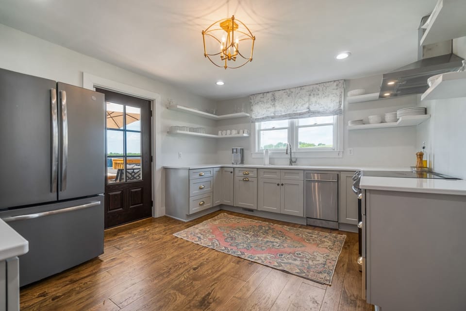 A fully stocked kitchen fit to make your favorite culinary delights. 