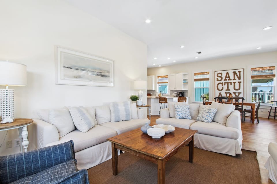 Living room with open design and high ceilings