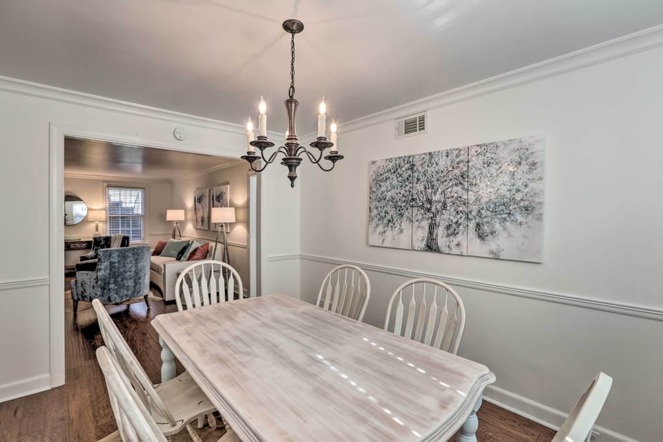 Dining Room | Central Air Conditioning