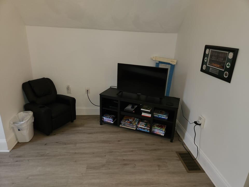 Twin bedroom #4