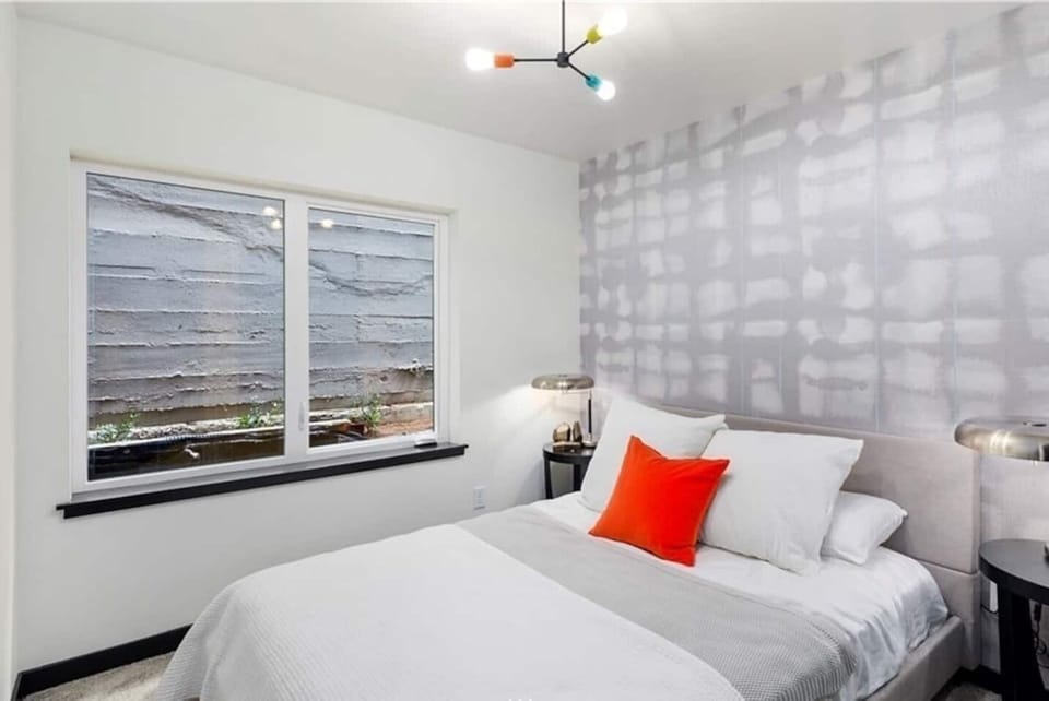 Lower floor bedroom with memory foam queen mattress