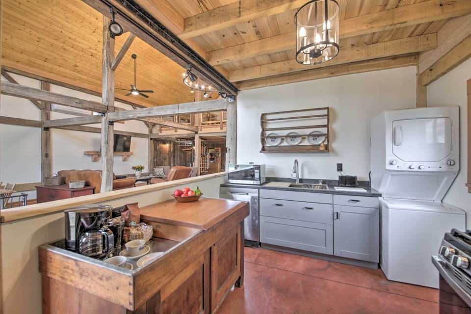 Fully Equipped Kitchen | Washer & Dryer