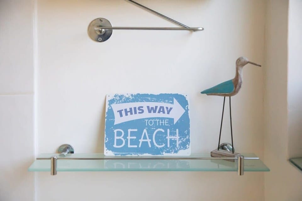 This way to the beach!