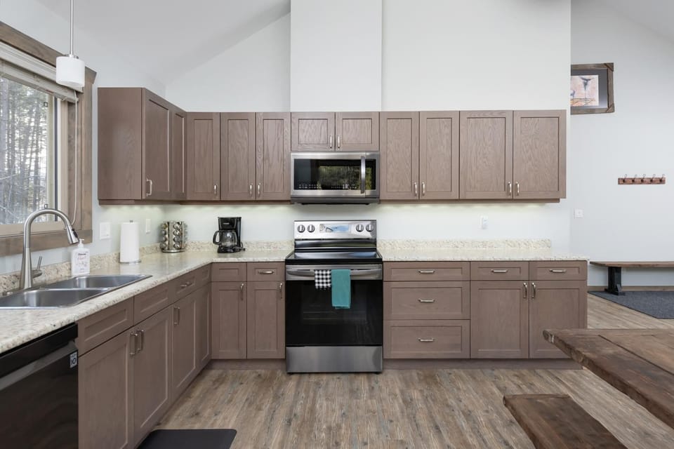 Antler Ridge Cabin Rental - Pet Friendly! (1352)