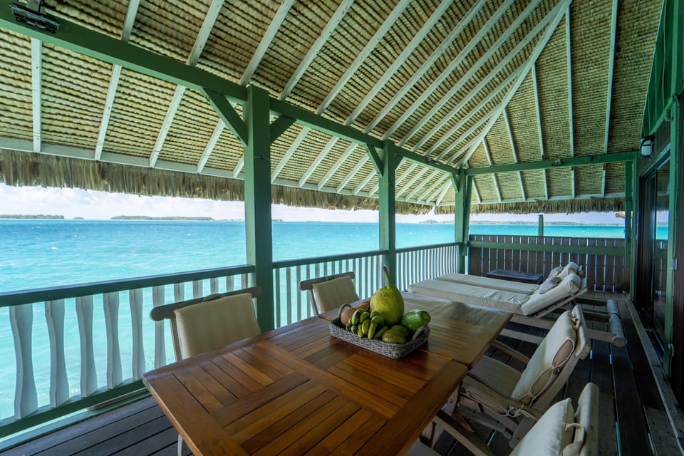 The large terrace-lanai