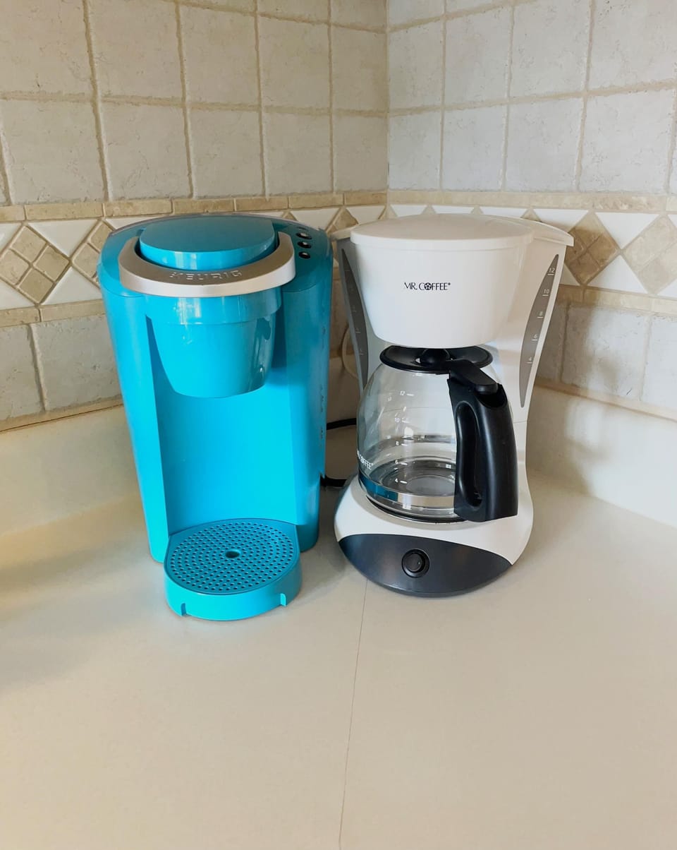 Enjoy the convenience of a drip style and a Keurig coffee maker.