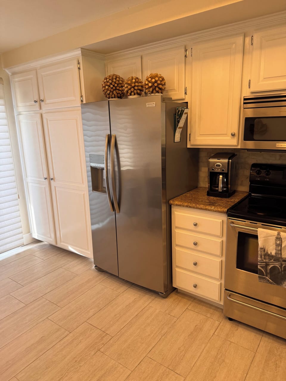 Kitchen Refridgerator and cabinets