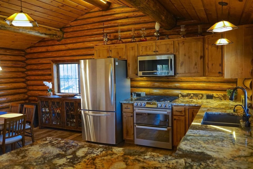 Kitchen in Katie Kabin