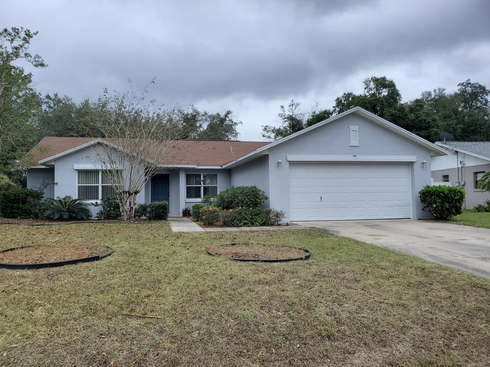 Entire House to yourself with two car garage