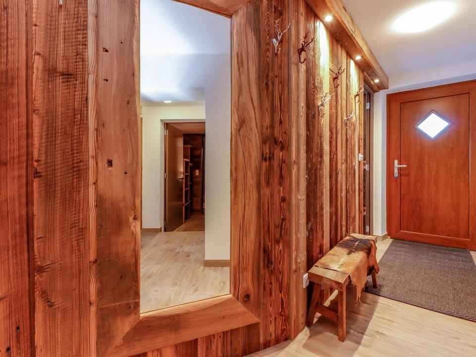 Entrance / Reception