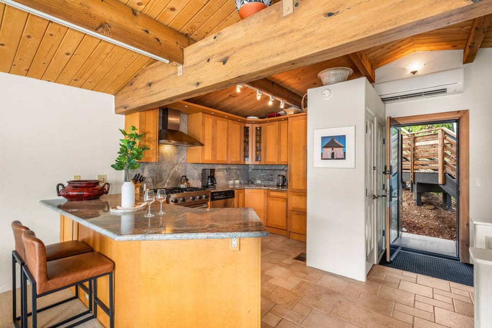 A fully stocked and high-end kitchen is a great feature in this ski-in/out Aspen Mountain vacation rental.