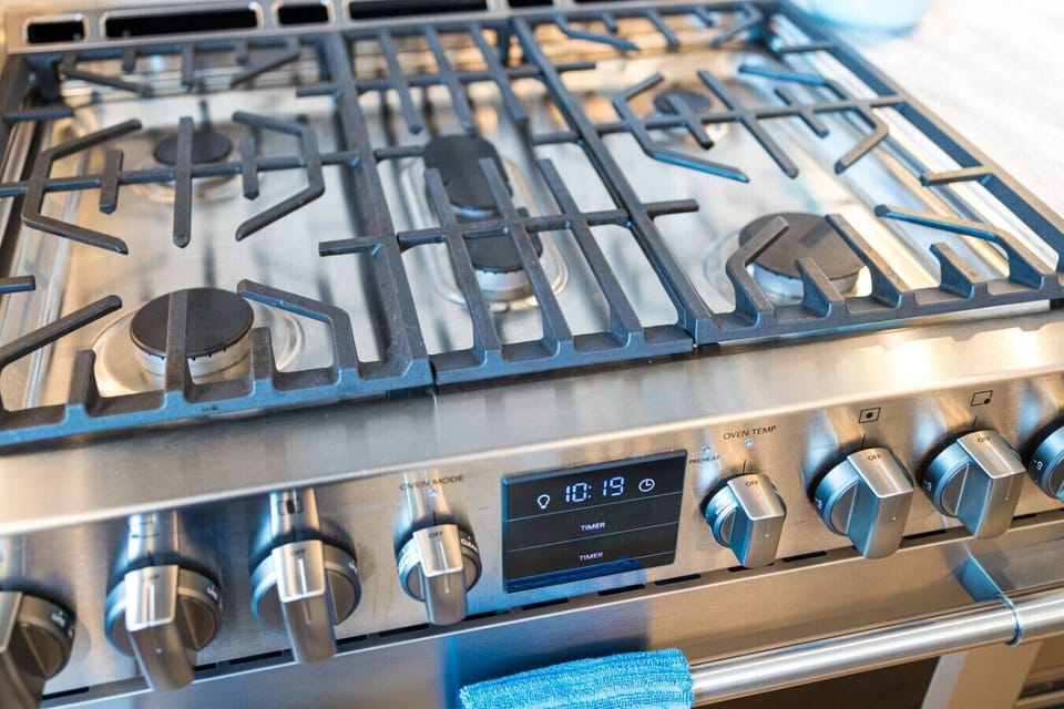 Stove designed for efficient cooking