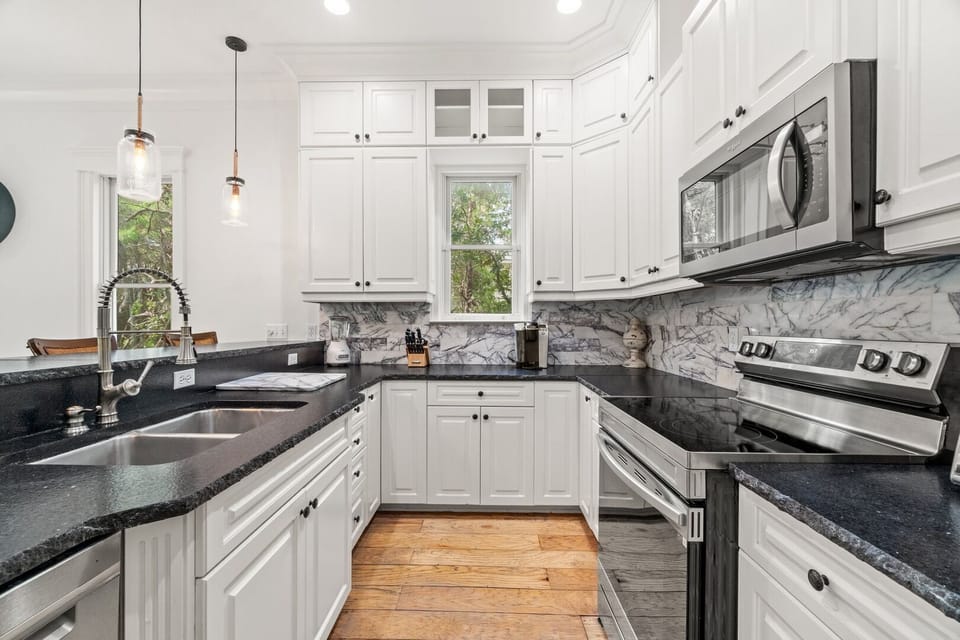 Gorgeous fully stocked kitchen with new appliances