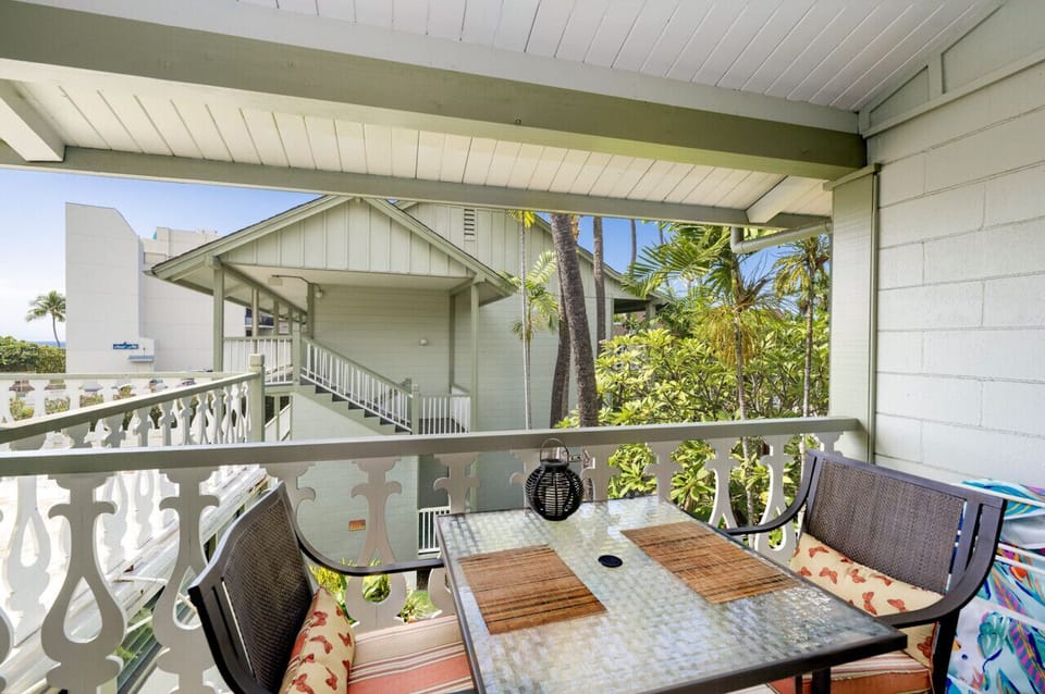 Private lanai for your outdoor dining pleasure