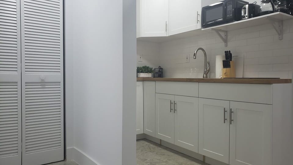 Fully equipped kitchen with all the necessities that will make you feel at home.